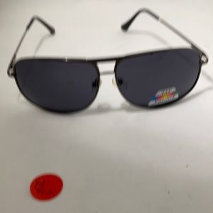 Men’s medium Polarized modified aviators